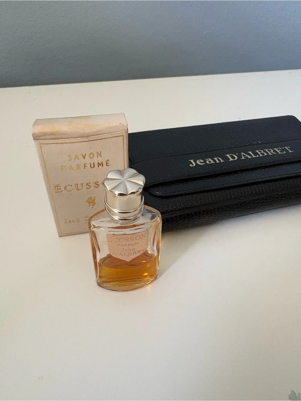 Rare vintage Ecusson by Jean D’albret travel set